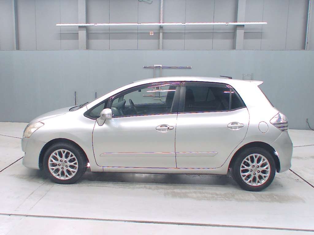 TOYOTA BLADE