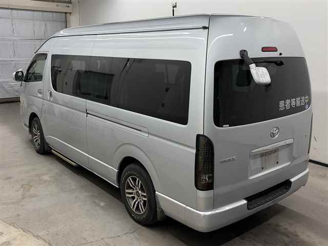 TOYOTA REGIUS ACE