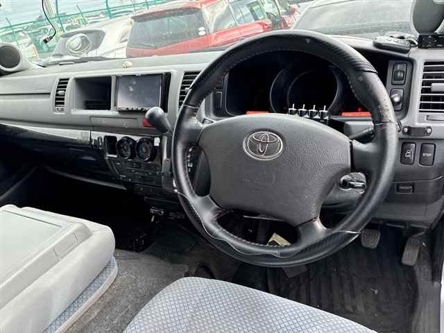 TOYOTA REGIUS ACE