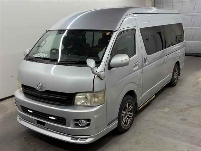 TOYOTA REGIUS ACE