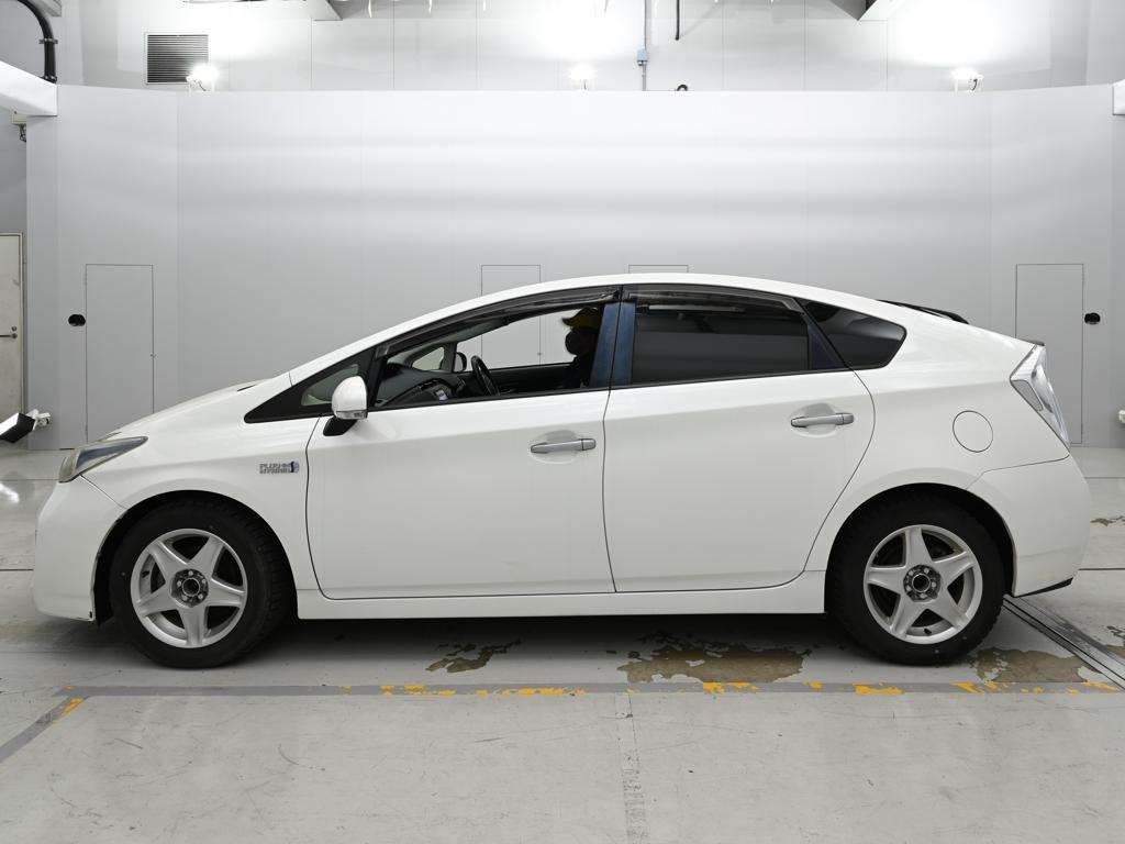 TOYOTA PRIUS PHV