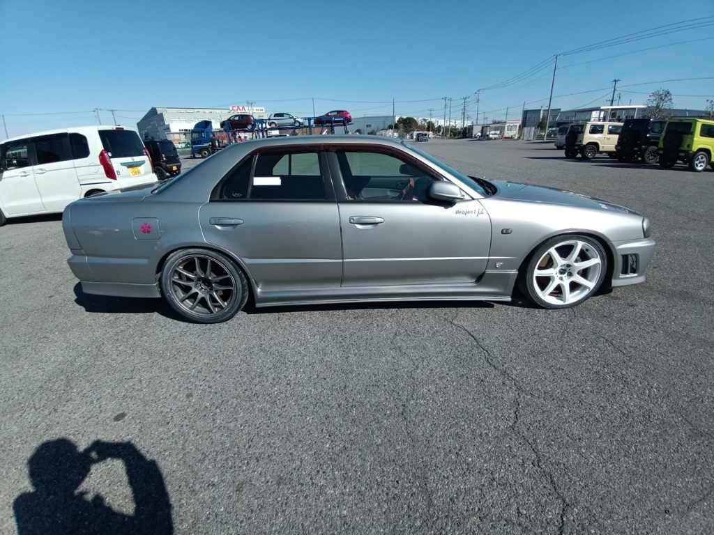 NISSAN SKYLINE