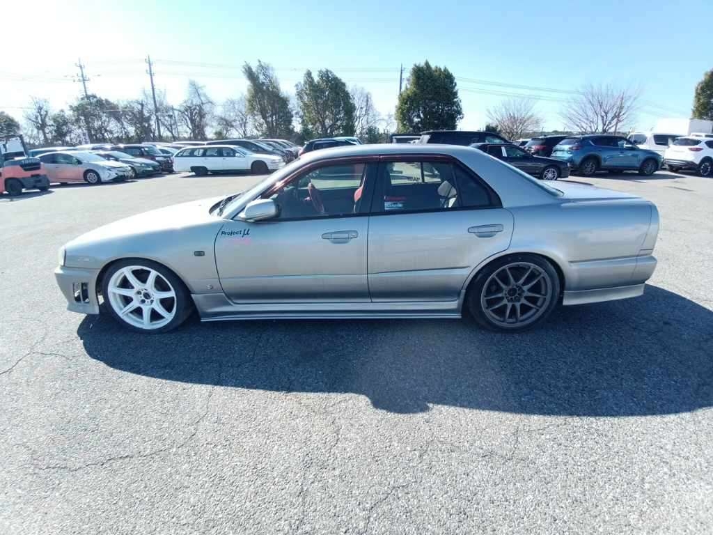NISSAN SKYLINE