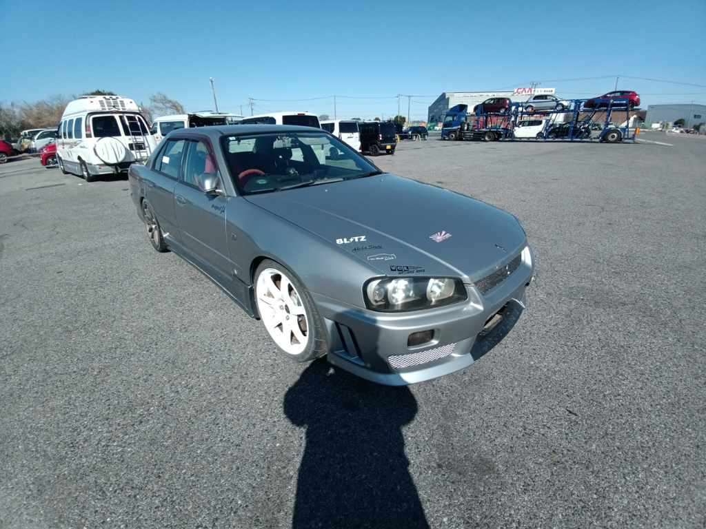 NISSAN SKYLINE