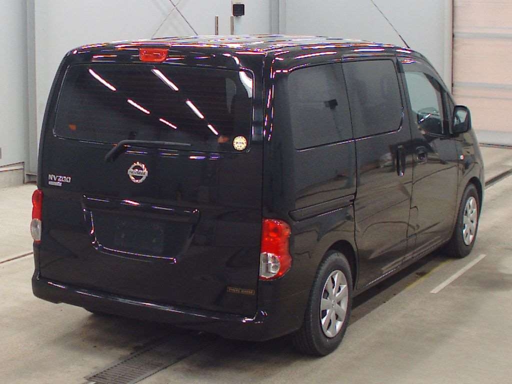 NISSAN NV200