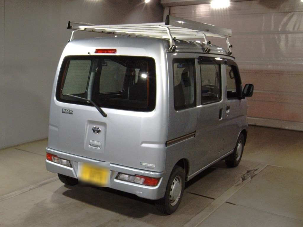 TOYOTA PIXIS VAN