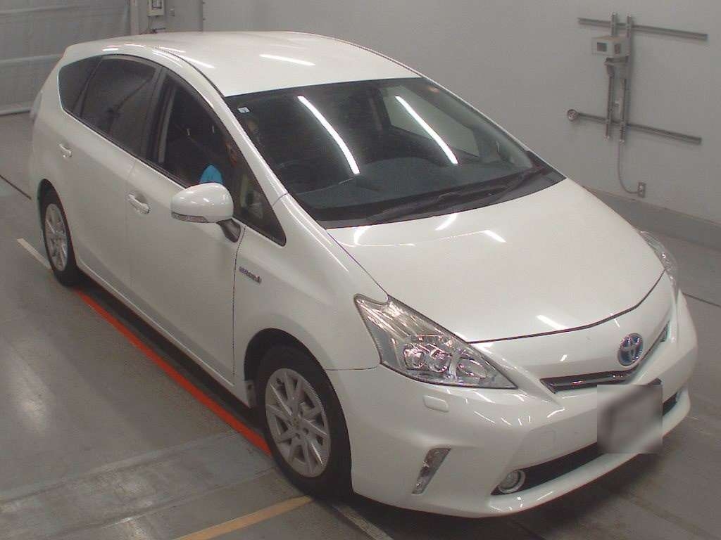 TOYOTA PRIUS ALPHA