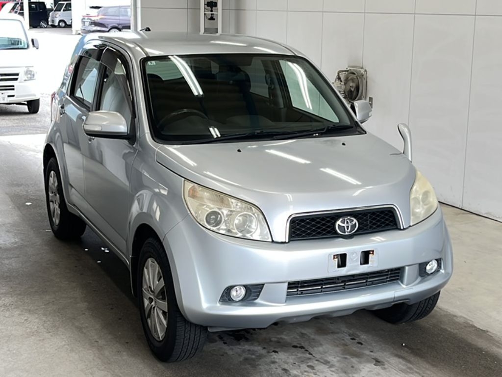 TOYOTA RUSH