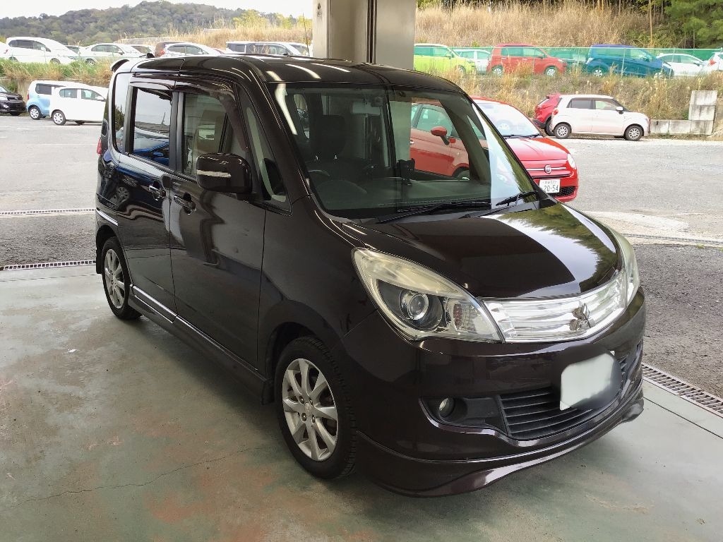 MITSUBISHI DELICA D:2
