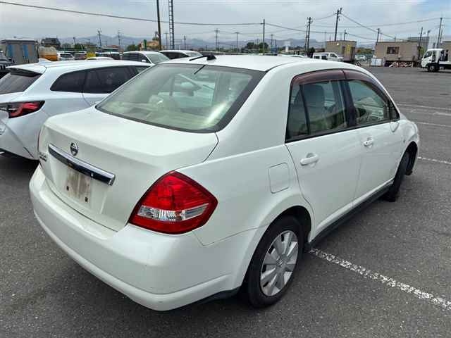 NISSAN TIIDA LATIO