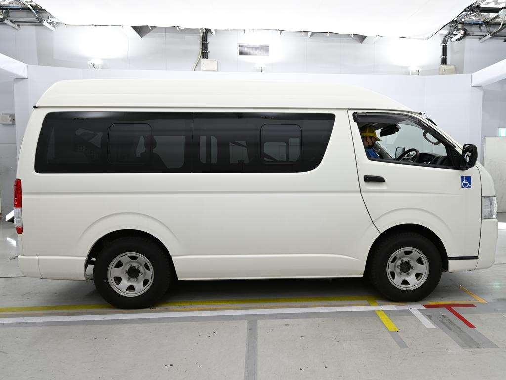 TOYOTA REGIUS ACE