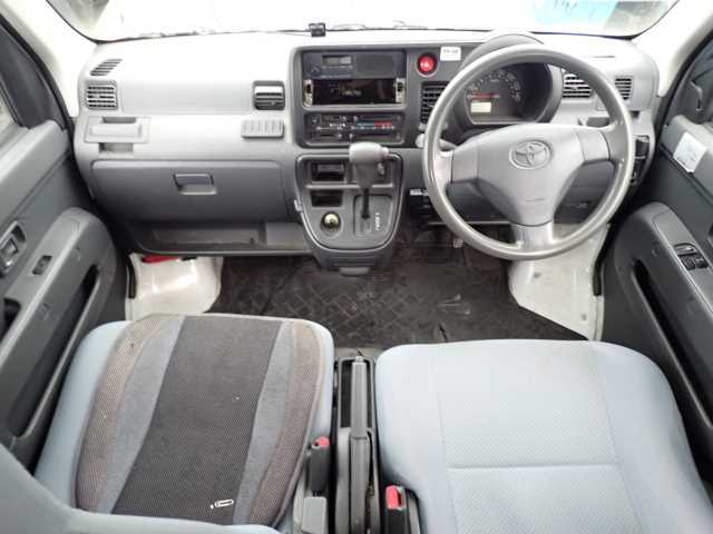TOYOTA PIXIS VAN
