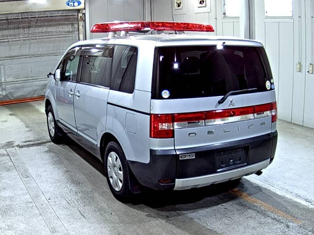 MITSUBISHI DELICA D:5