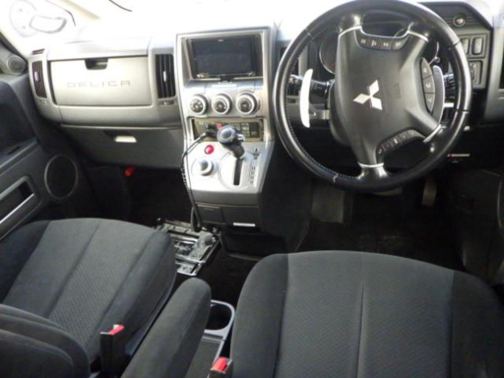 MITSUBISHI DELICA D:5