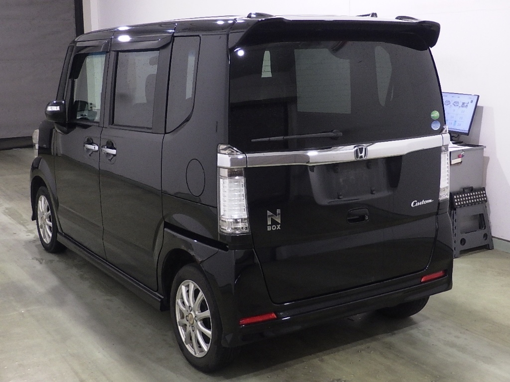 HONDA N-BOX