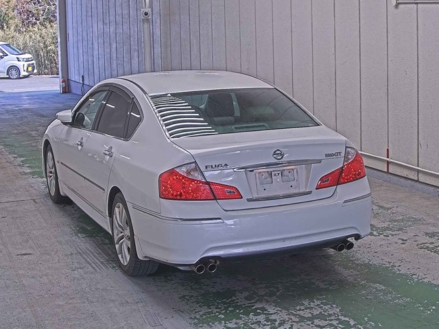 NISSAN FUGA