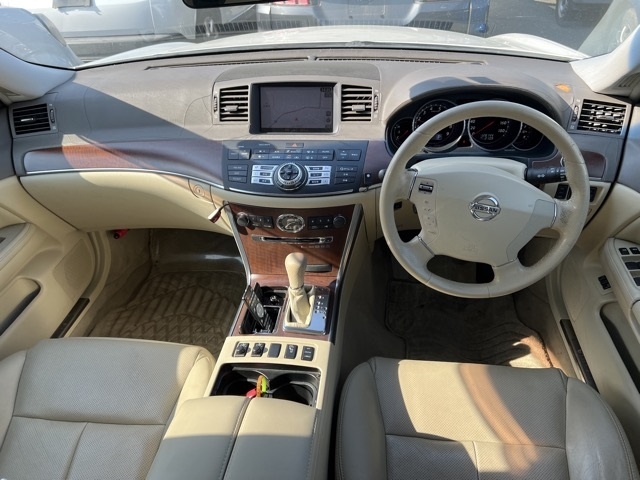 NISSAN FUGA