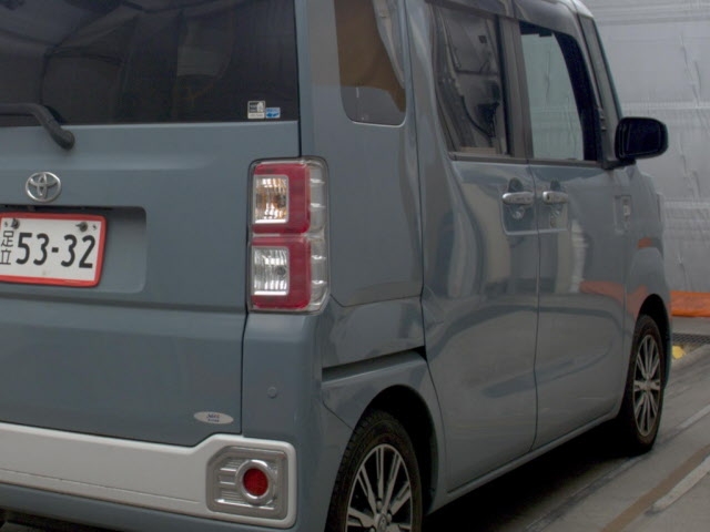 TOYOTA PIXIS MEGA