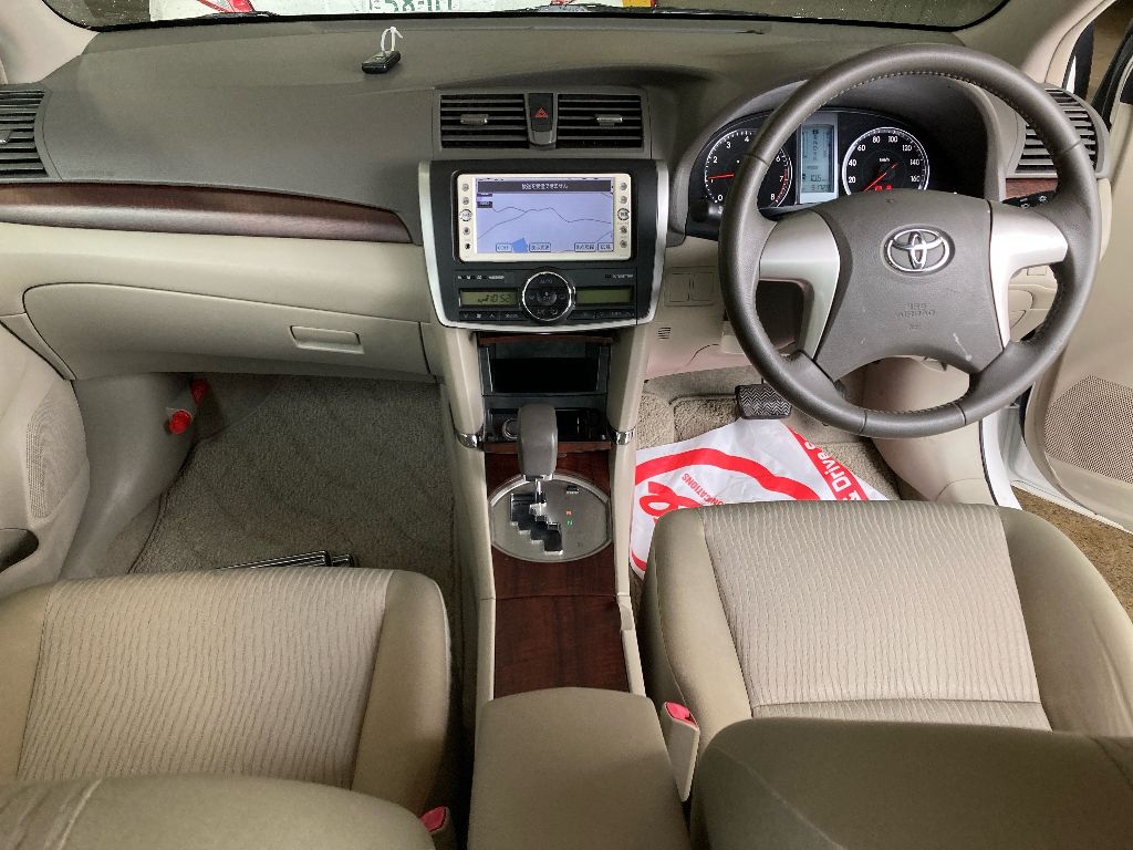 TOYOTA PREMIO