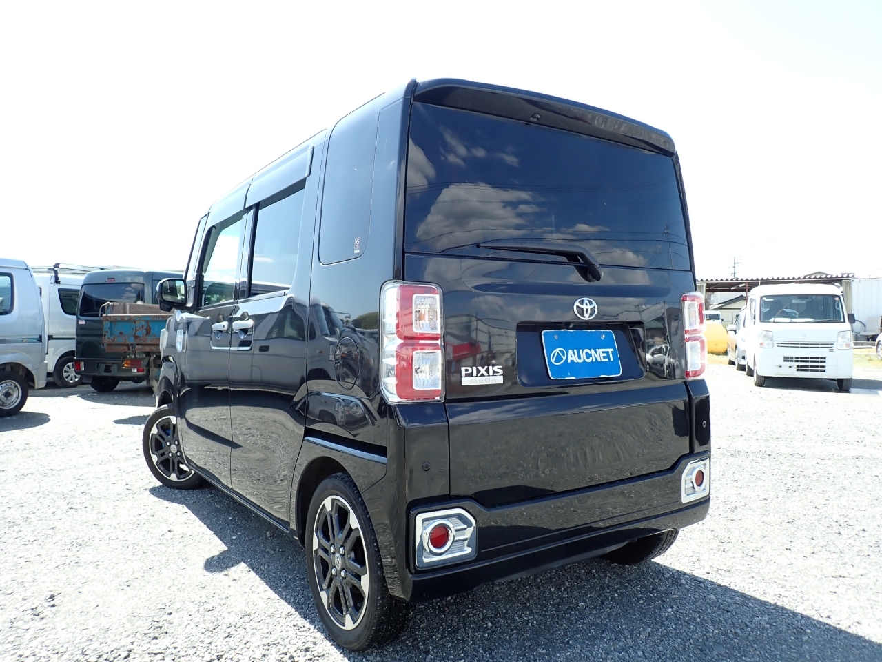 TOYOTA PIXIS MEGA