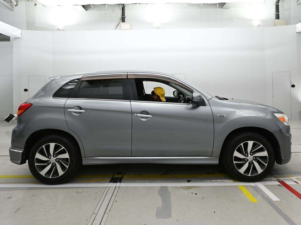 MITSUBISHI RVR