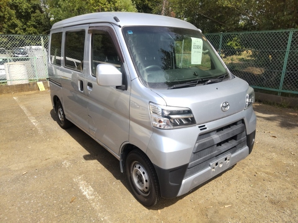 TOYOTA PIXIS VAN