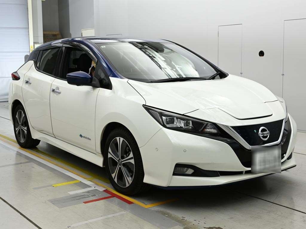 NISSAN LEAF