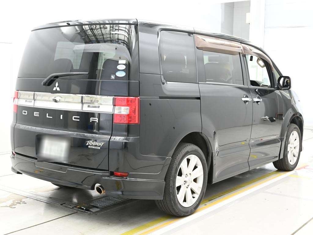 MITSUBISHI DELICA D:5