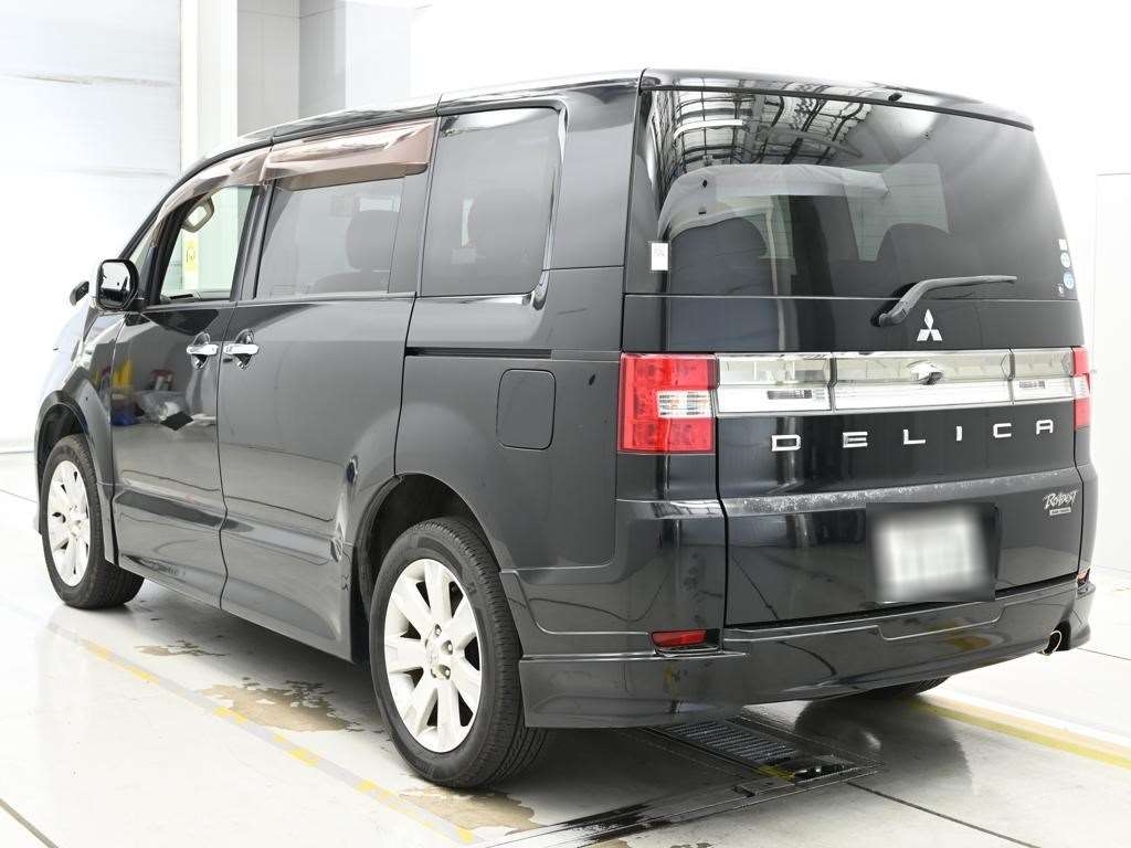 MITSUBISHI DELICA D:5