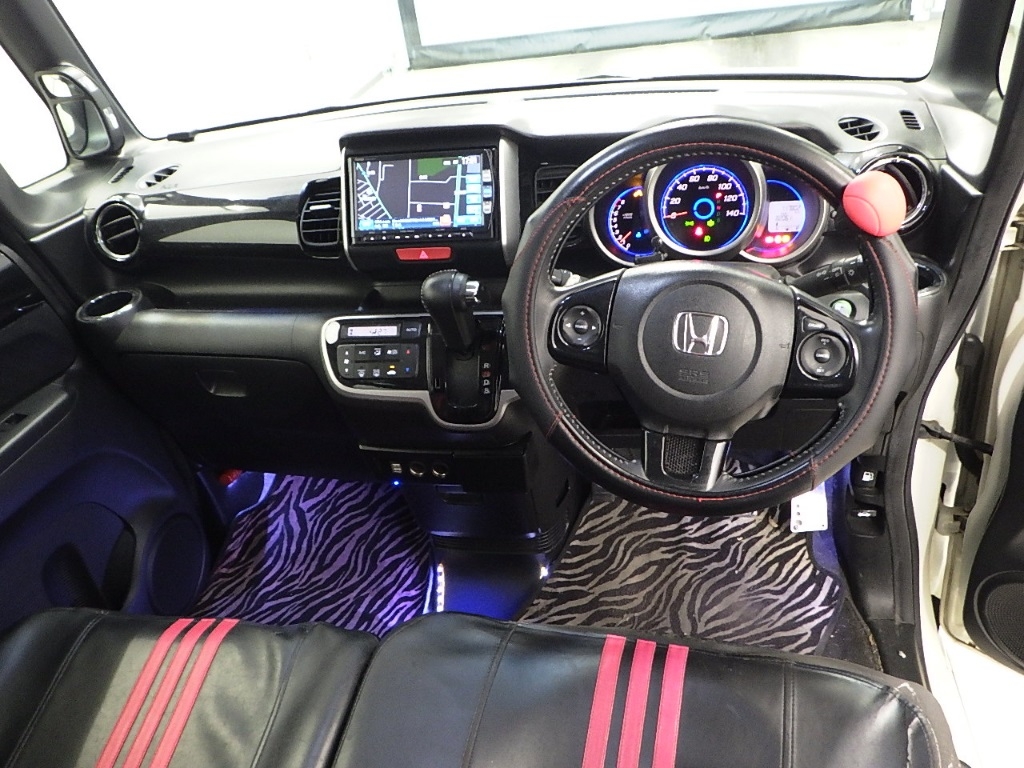HONDA N-BOX+