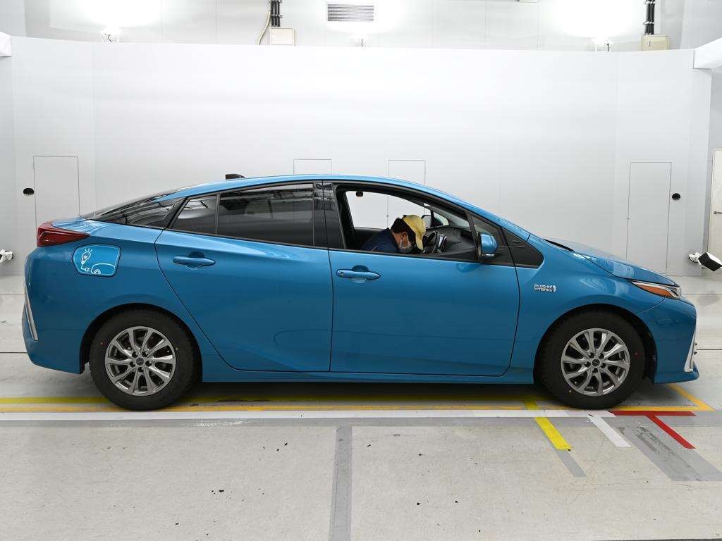 TOYOTA PRIUS PHV