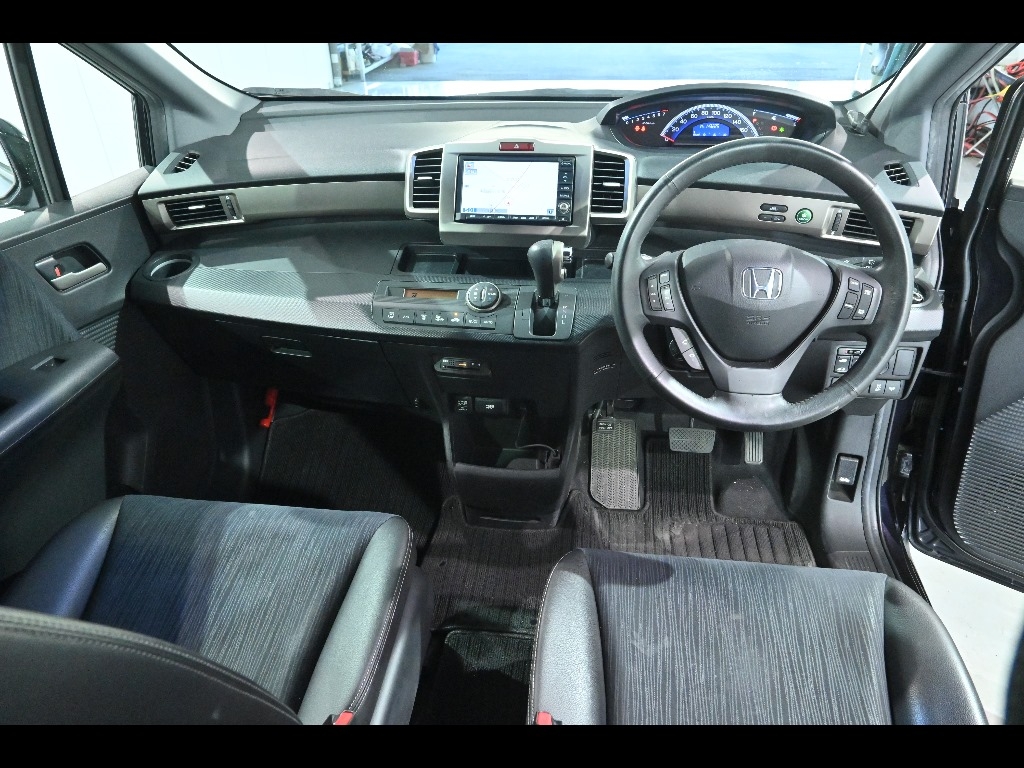 HONDA FREED SPIKE