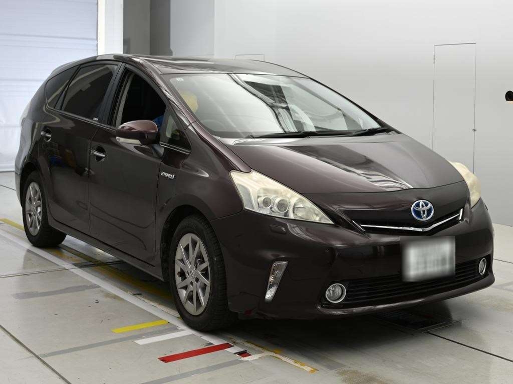 TOYOTA PRIUS ALPHA