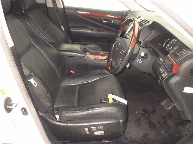 LEXUS LS460