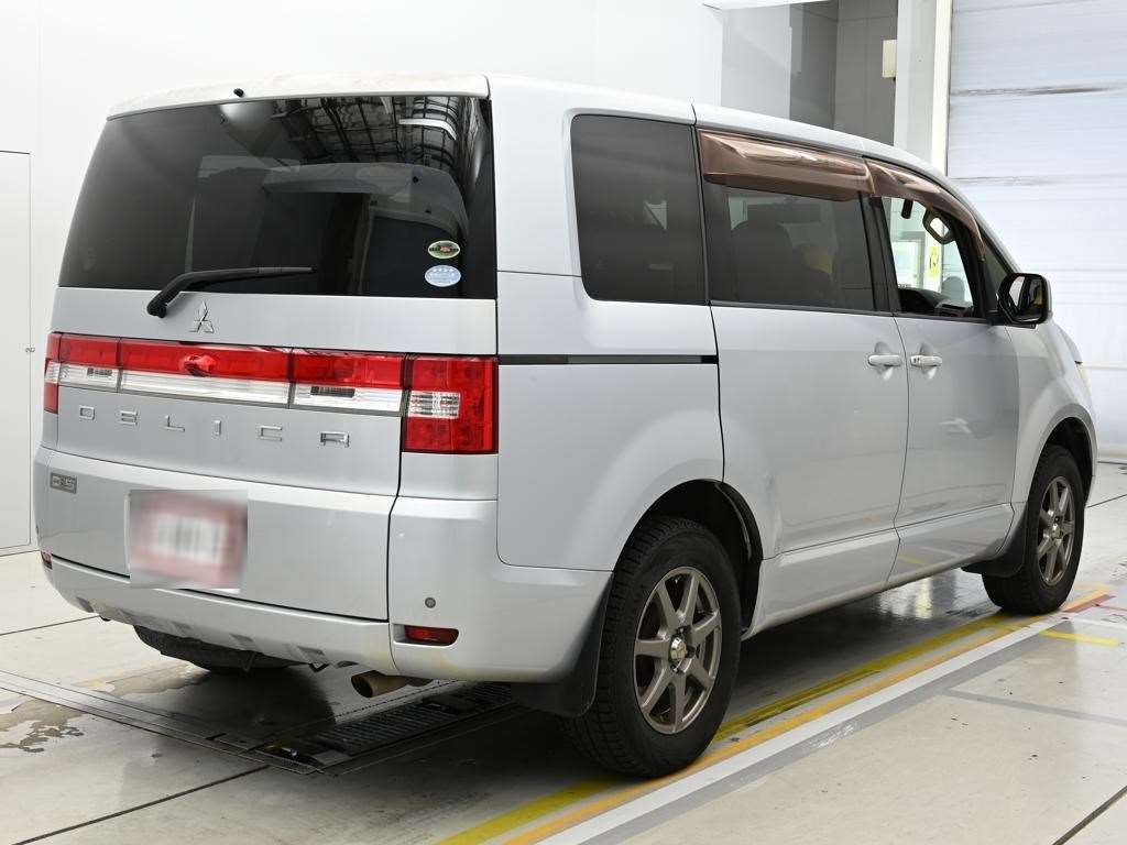 MITSUBISHI DELICA D:5
