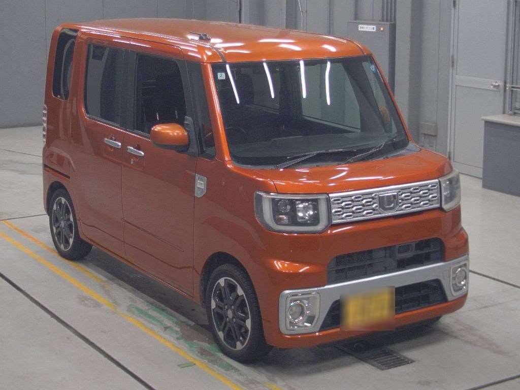 DAIHATSU WAKE