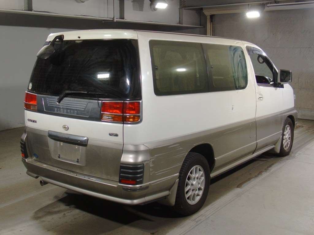 NISSAN ELGRAND