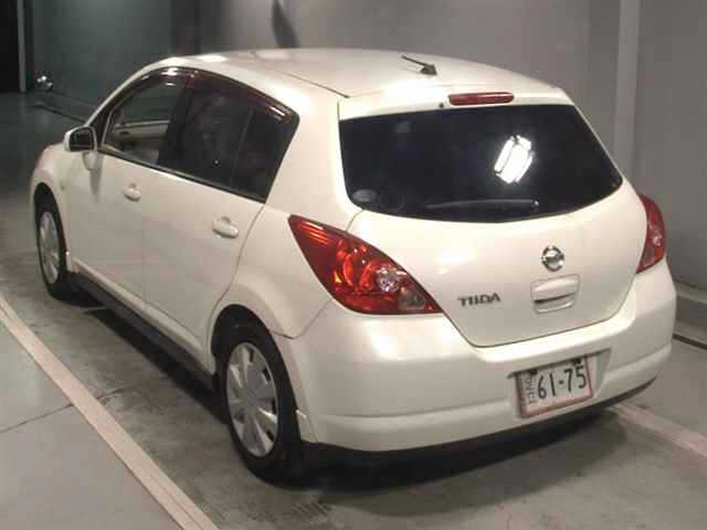 NISSAN TIIDA