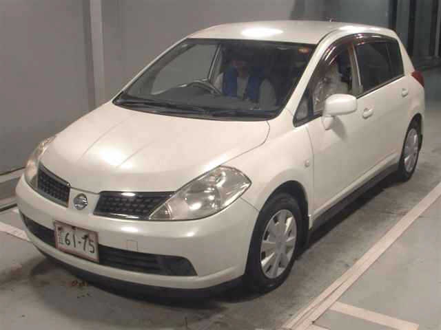 NISSAN TIIDA