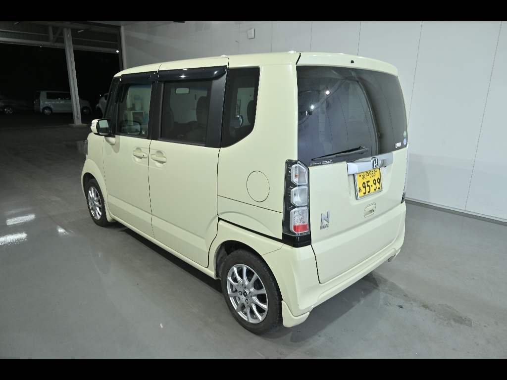 HONDA N-BOX