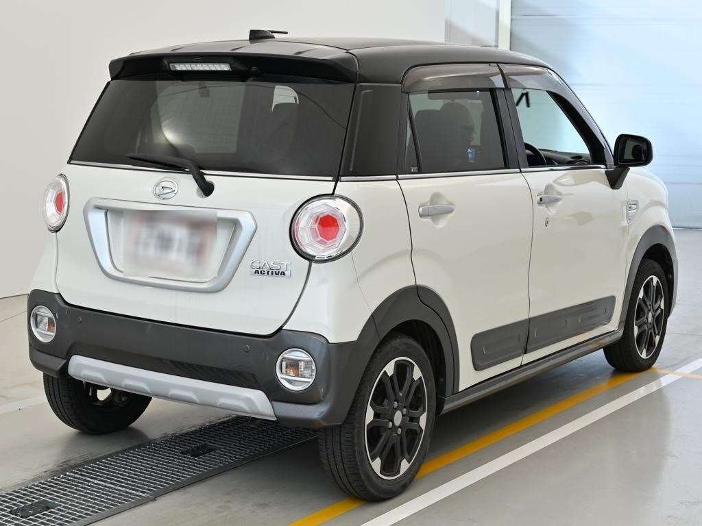 DAIHATSU CAST