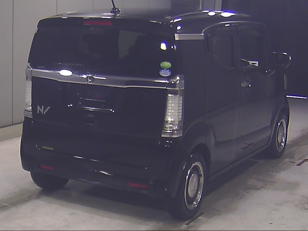 HONDA N-BOX SLASH