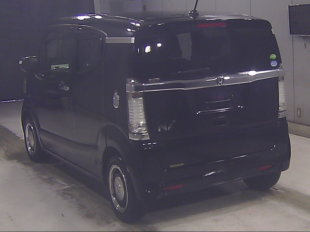 HONDA N-BOX SLASH