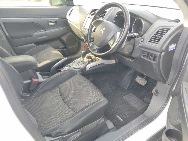 MITSUBISHI RVR