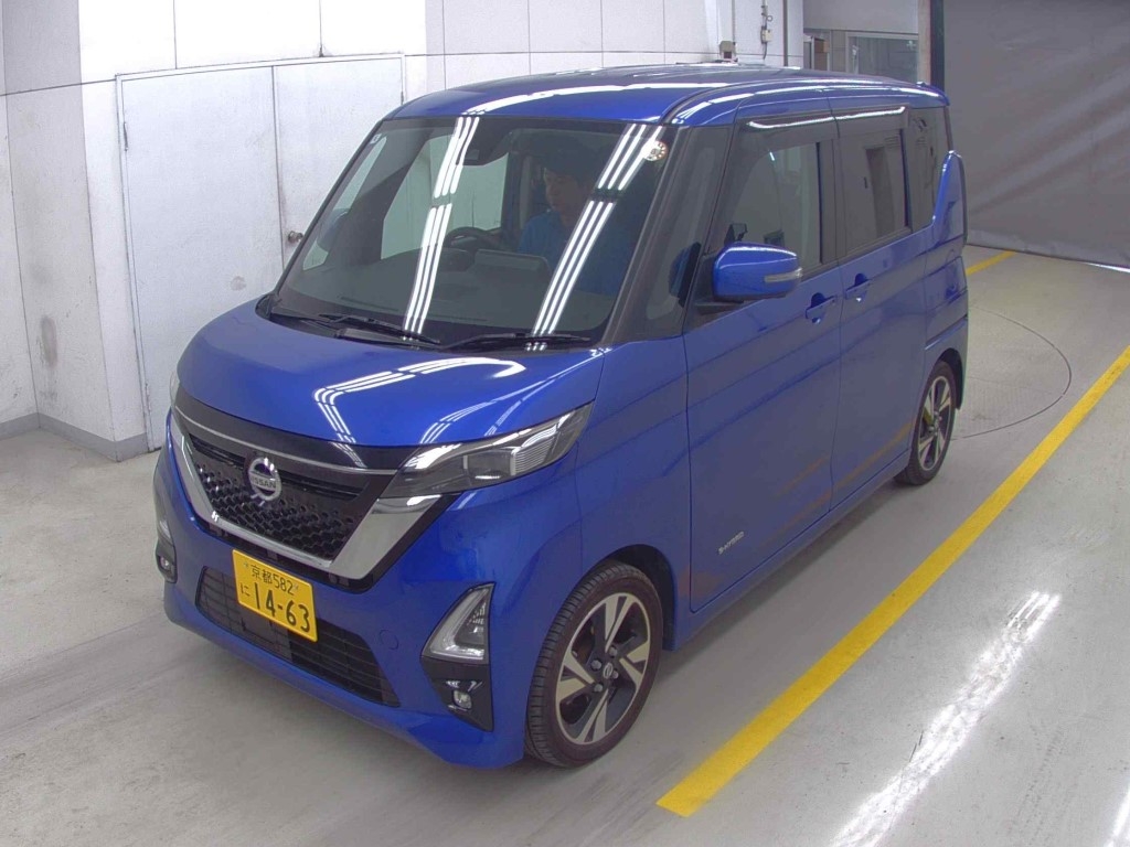 NISSAN ROOX