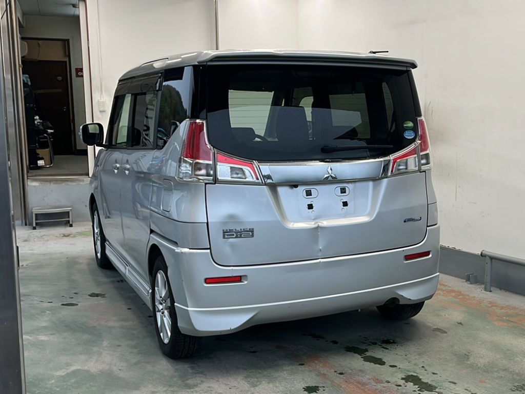 MITSUBISHI DELICA D:2