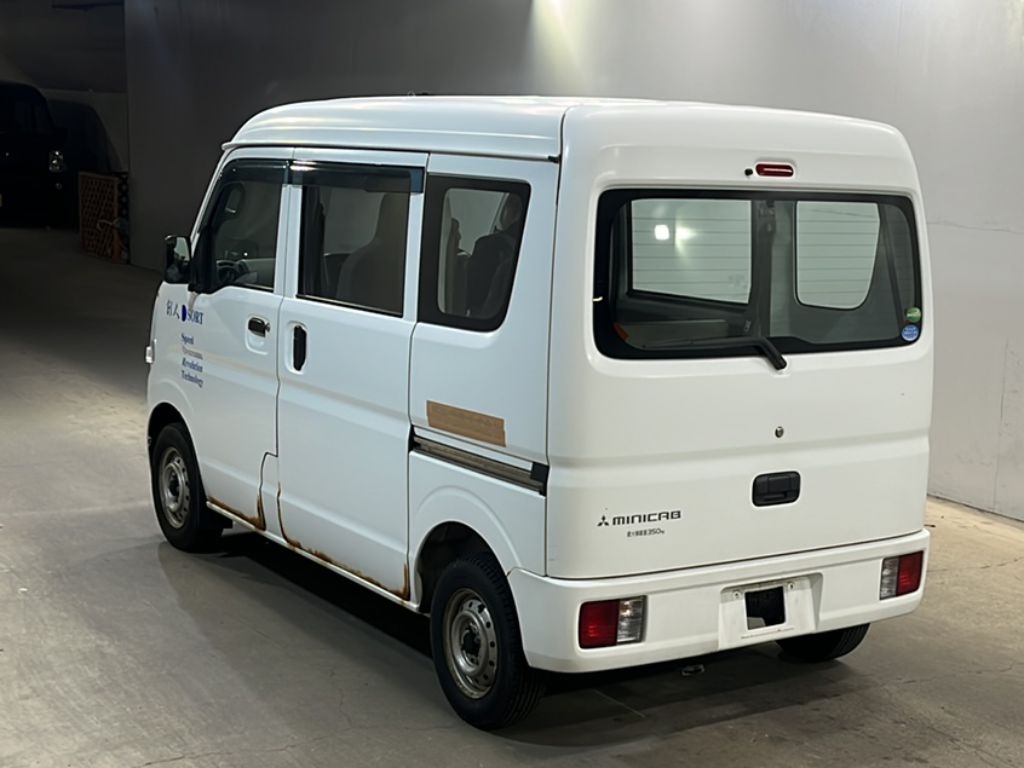 MITSUBISHI MINICAB