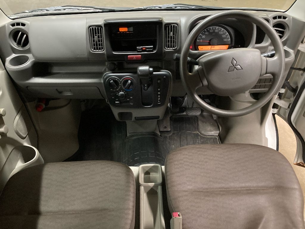 MITSUBISHI MINICAB