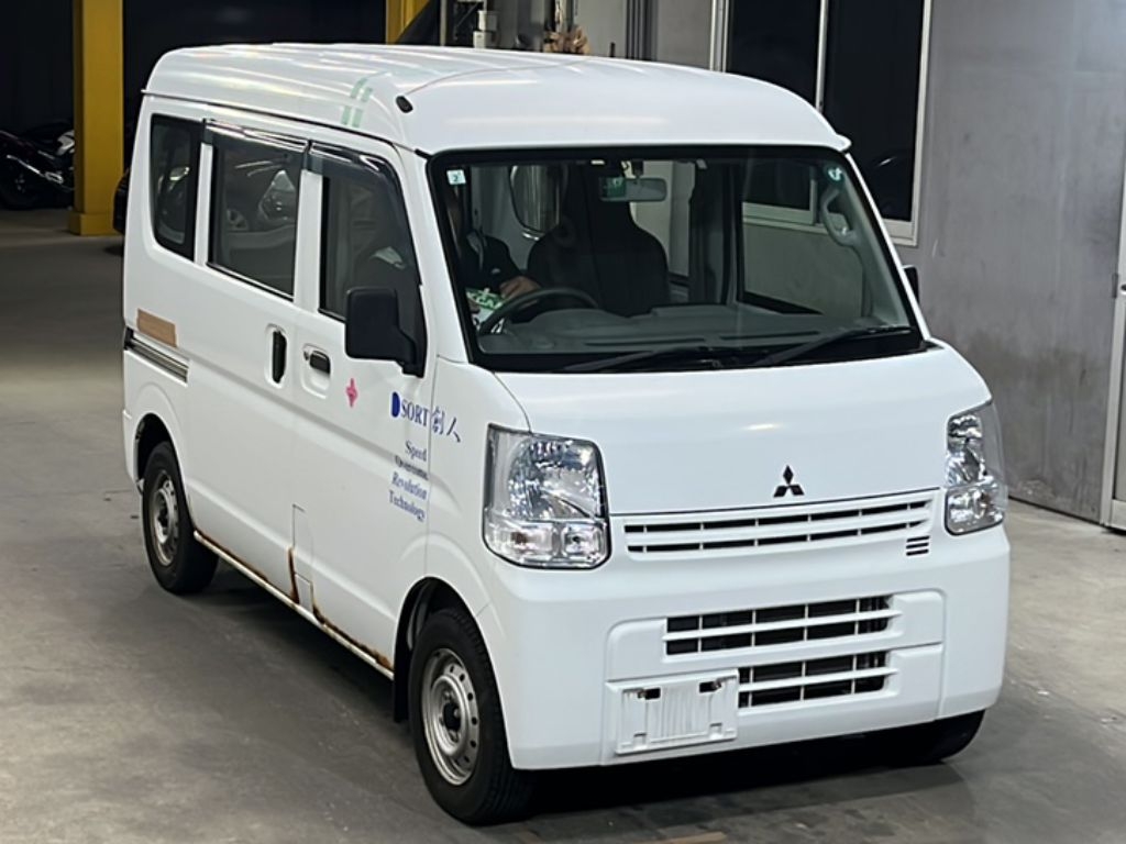 MITSUBISHI MINICAB