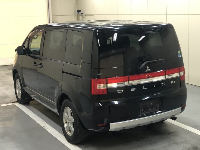 MITSUBISHI DELICA D:5